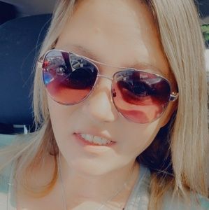 Meet your Posher, Catherine